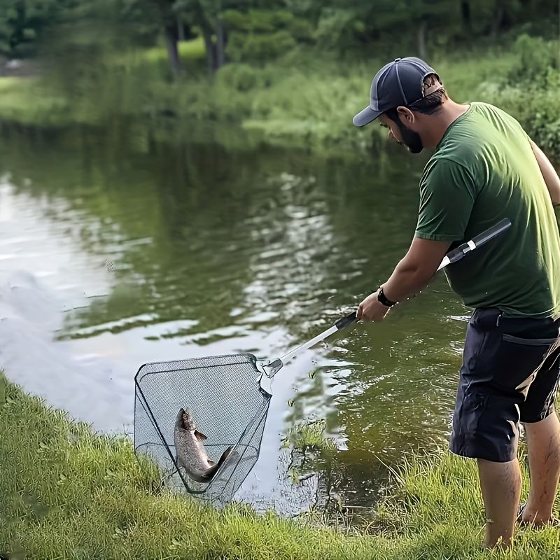 A multifunctional telescopic fishing net, the handle can be extended from 110 cm to 210 cm, which is very suitable for freshwater fishing, suitable for children and adults to use.